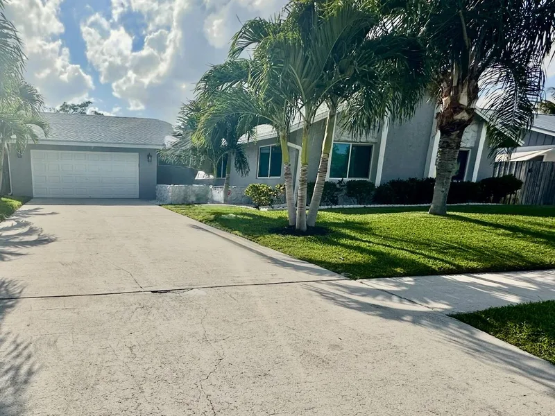 605 Toxaway Drive, West Palm Beach, FL 33413
