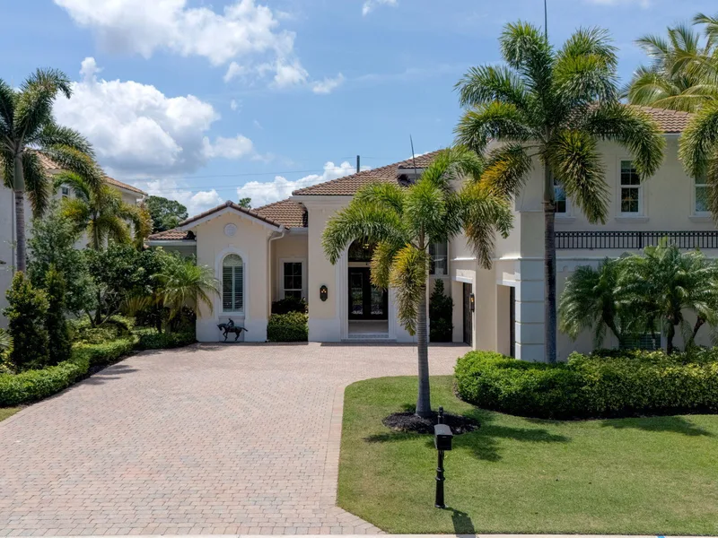 4131 Venetia Way, Palm Beach Gardens, FL 33418