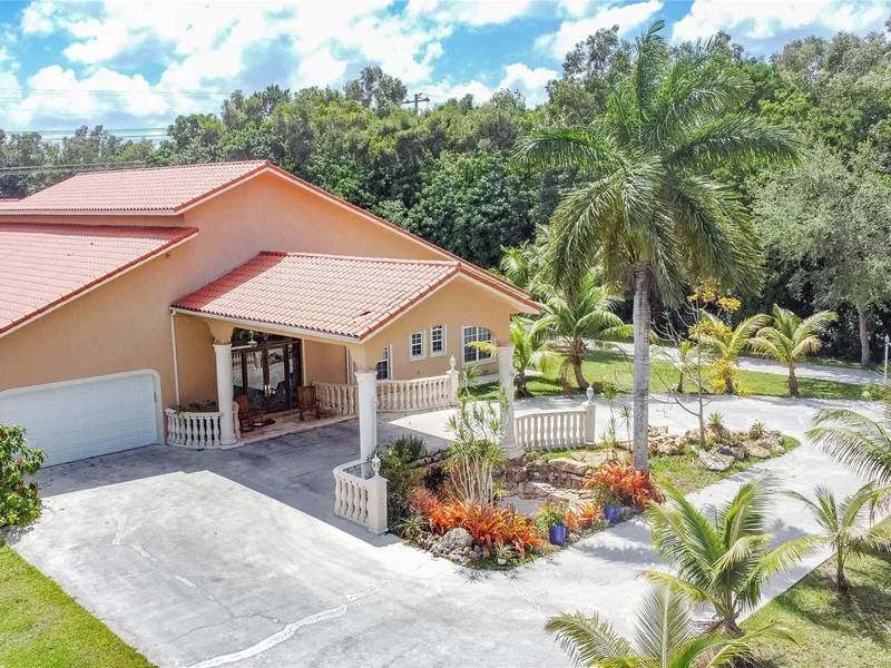 14630 Luray Road, Southwest Ranches, FL 33330