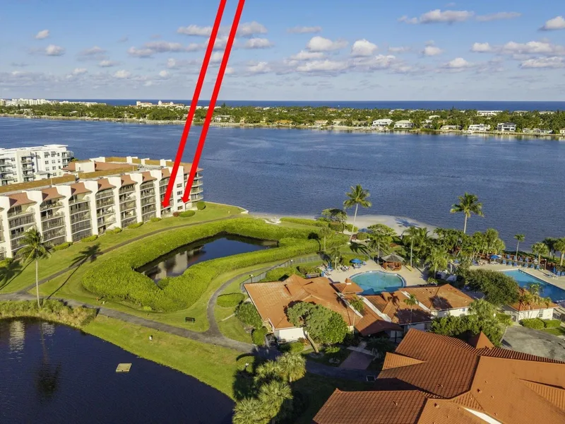 7020 Half Moon Circle 105, Hypoluxo, FL 33462