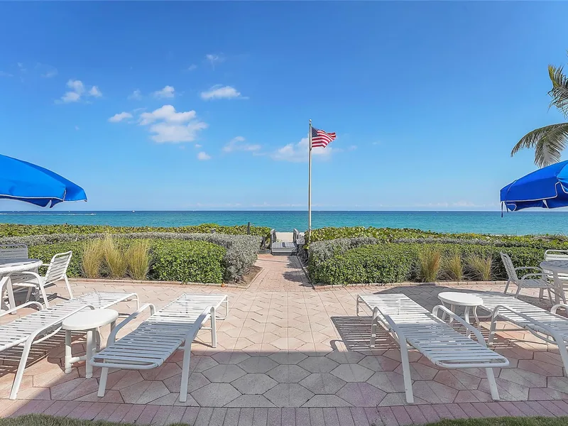 1187 Hillsboro Mile 9e, Hillsboro Beach, FL 33062