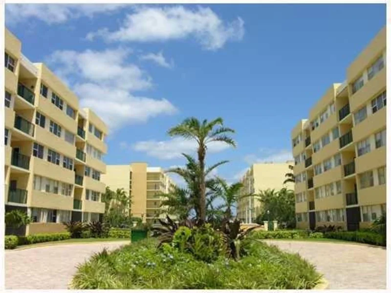 1237 N Hillsboro Mile 601, Hillsboro Beach, FL 33062