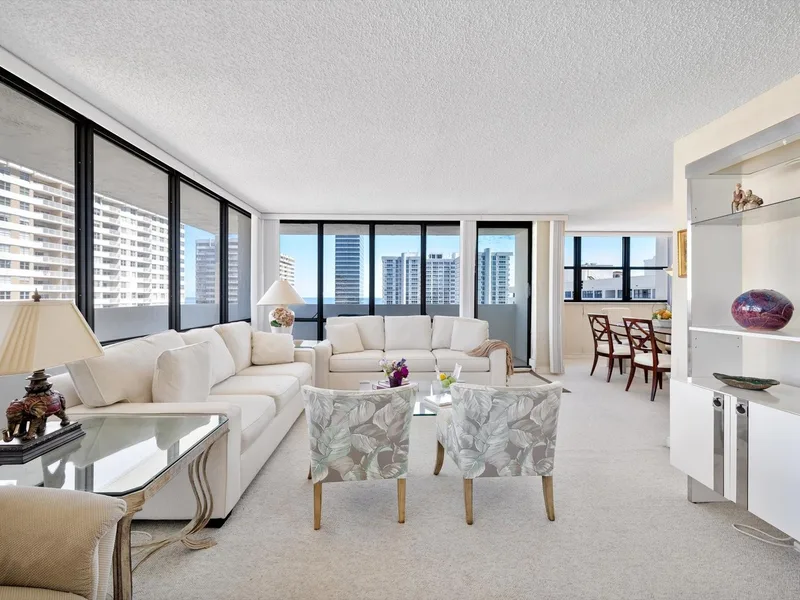 2017 S Ocean Drive Ph1, Hallandale Beach, FL 33009