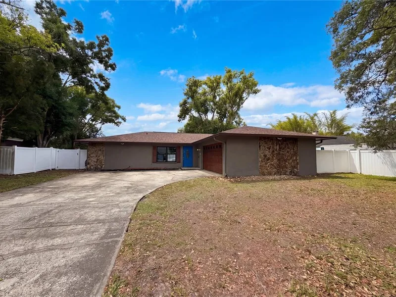 17621 Meadowbridge Drive, Lutz, FL, 33549