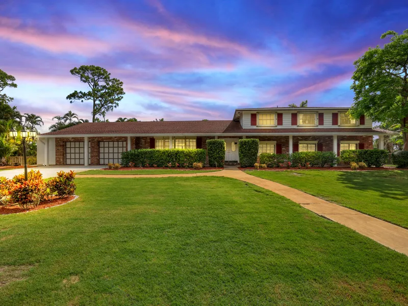 852 Palo Verde Court, Haverhill, FL 33415