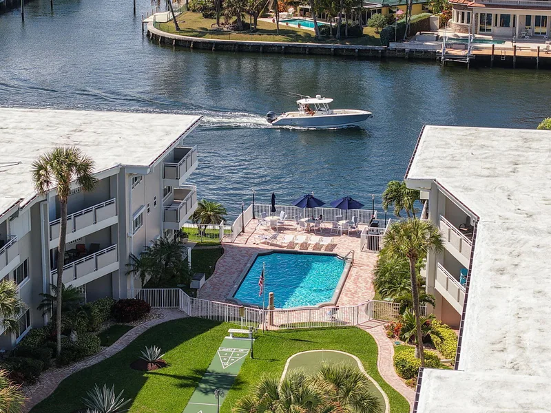 1198 Hillsboro Mile 104, Hillsboro Beach, FL 33062