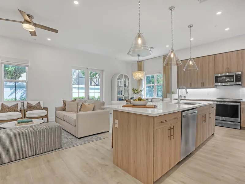 112 Royal Palm Circle, Tequesta, FL 33469