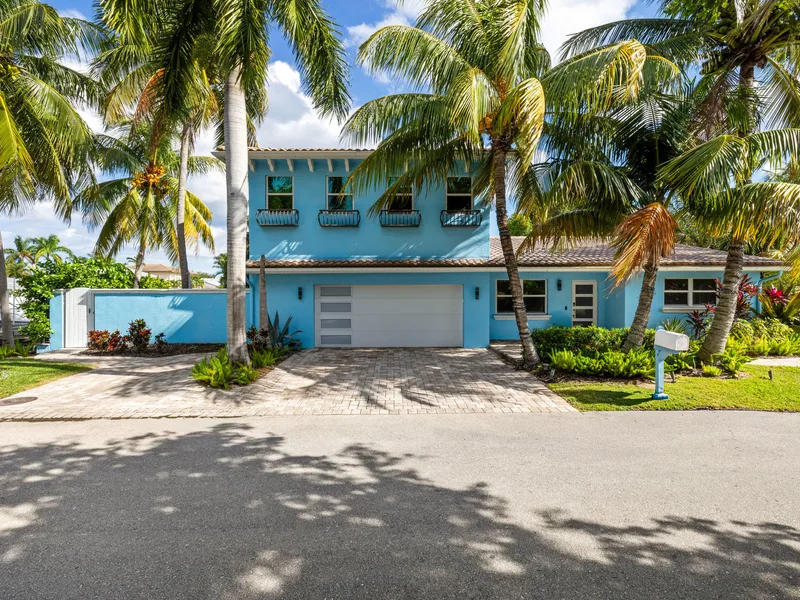 100 Neptune Drive, Hypoluxo, FL 33462