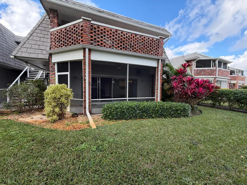 340 Orange Tree Drive 1, Atlantis, FL 33462