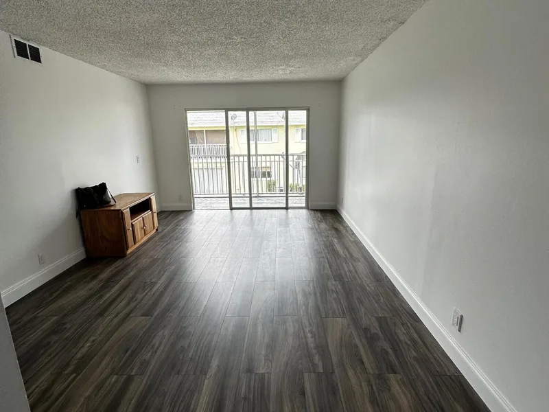 1501 Crescent Circle C27, Lake Park, FL 33403