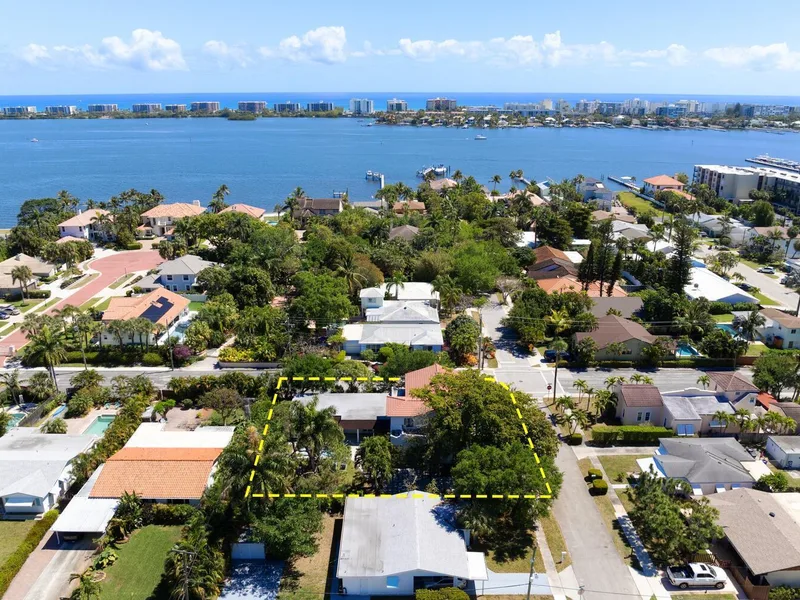 1629 S Lakeside Drive, Lake Worth Beach, FL 33460
