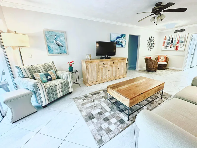 6 Garden Street 204, Tequesta, FL 33469