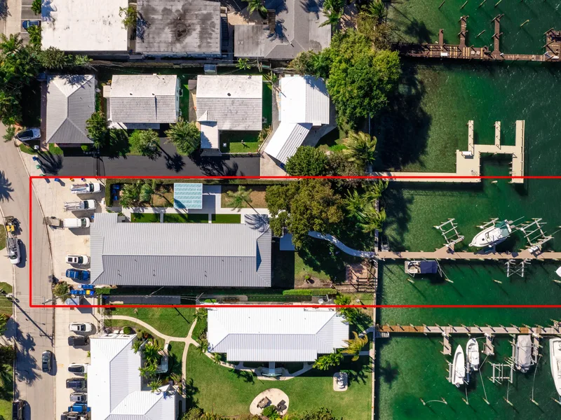 2649 Lake Drive 1, Singer Island, FL 33404