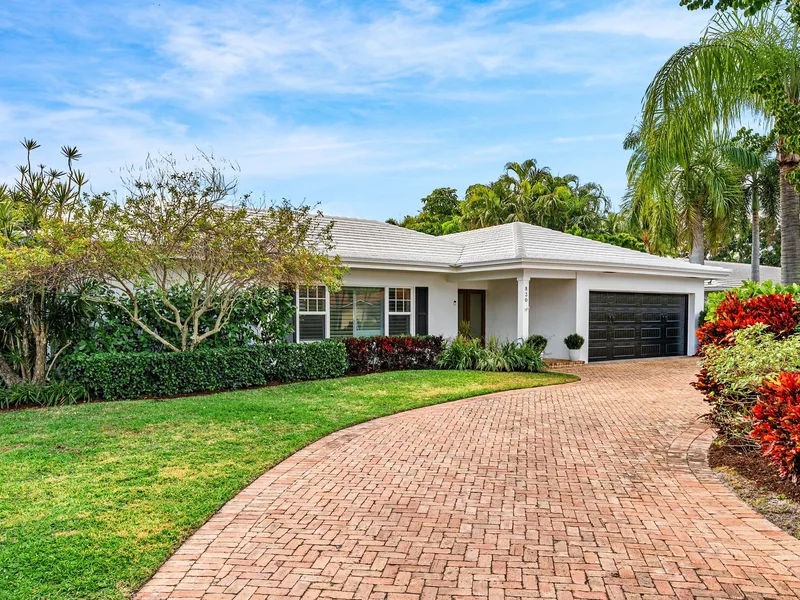 830 Tangerine Way, Gulf Stream, FL 33483