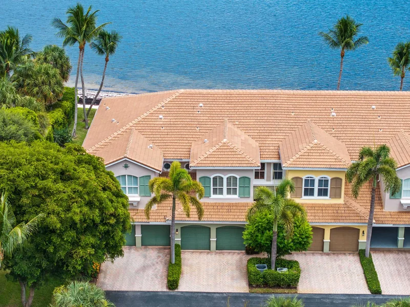 132 Las Brisas Circle, Hypoluxo, FL 33462