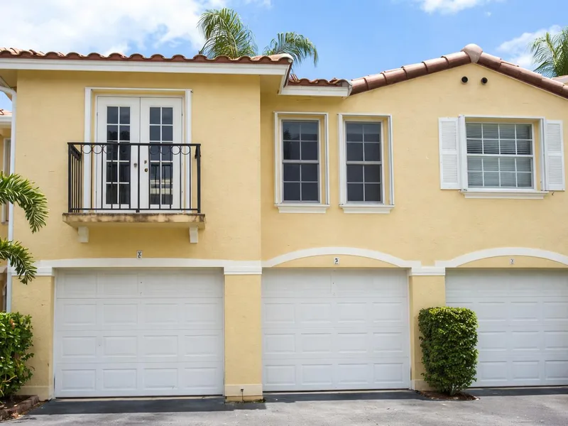 1030 Lake Shore Drive 206, Lake Park, FL 33403