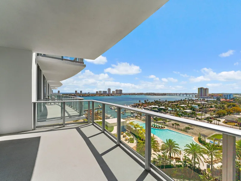 220 Lake Shore Drive 1219, Lake Park, FL 33403