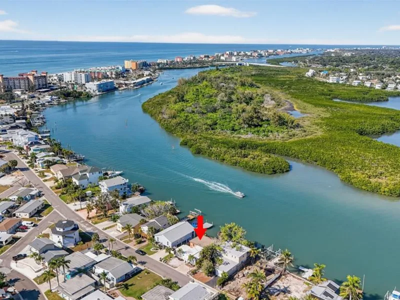 566 182nd Avenue E, Redington Shores, FL, 33708