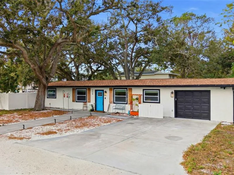 715 53rd Street S, Gulfport, FL, 33707