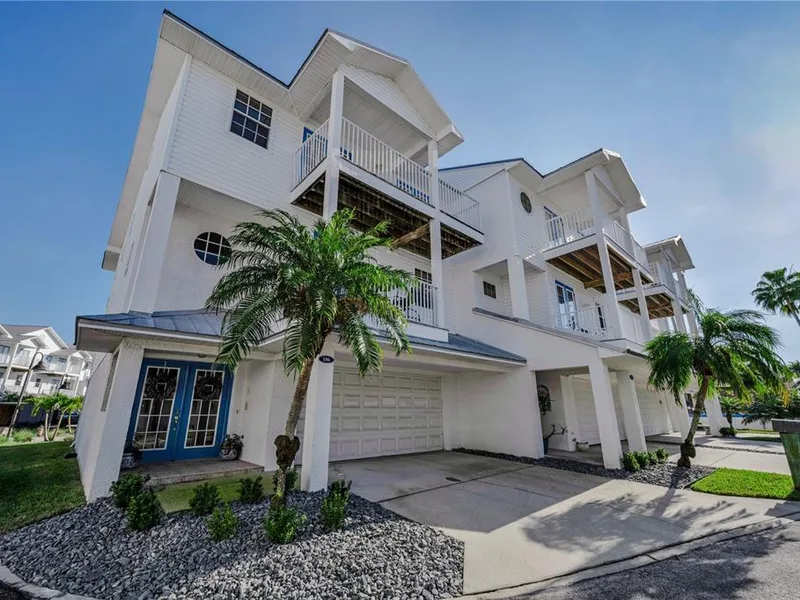 106 Yacht Club Circle, North Redington Beach, FL, 33708