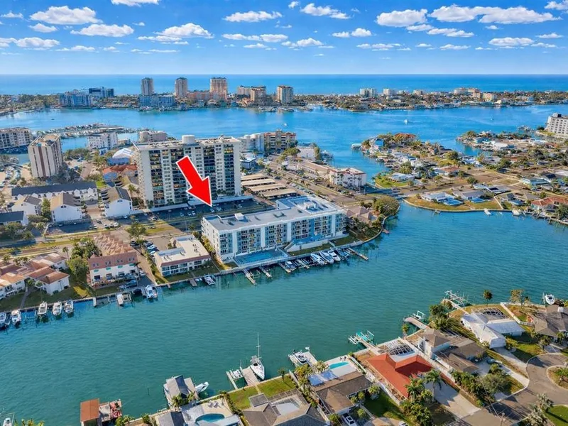 415 Island Way, Unit 402, Clearwater Beach, FL, 33767