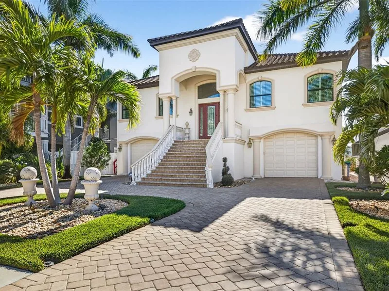 105 Wimbledon Court, Redington Shores, FL, 33708