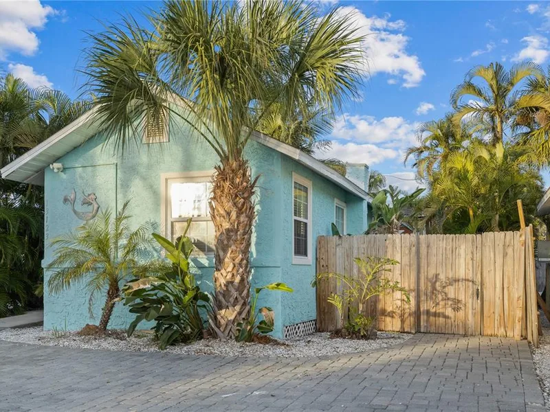 13123 4th Street E, Madeira Beach, FL, 33708