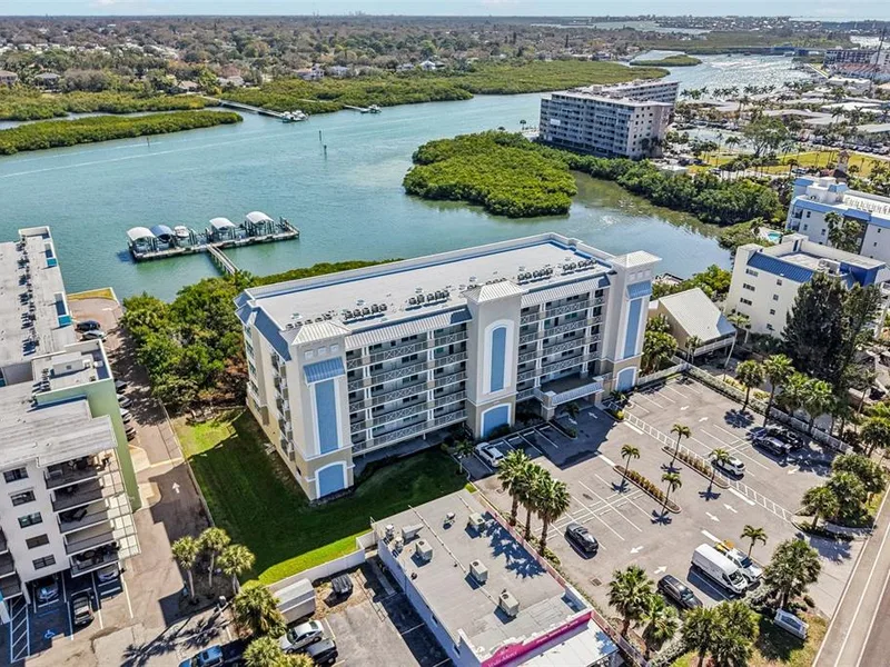 19519 Gulf Boulevard, Unit 202, Indian Shores, FL, 33785