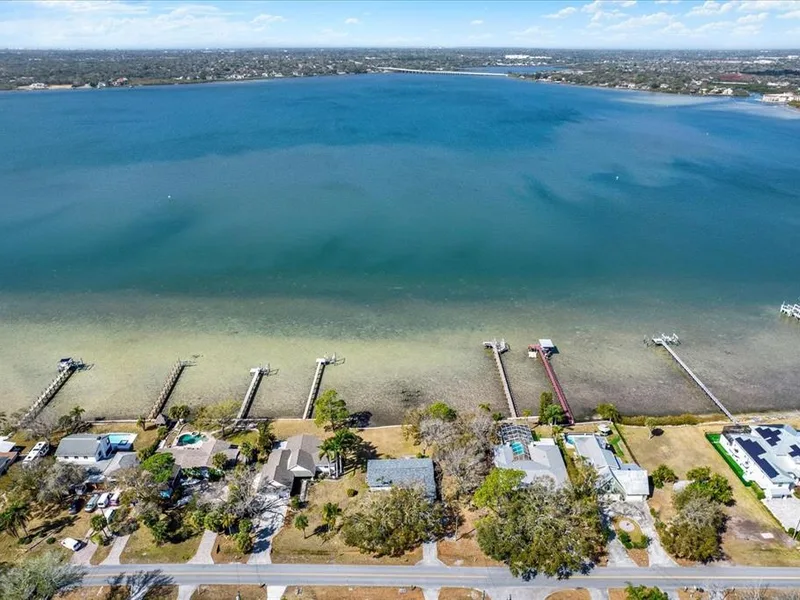 400 Shore Drive E, Oldsmar, FL, 34677