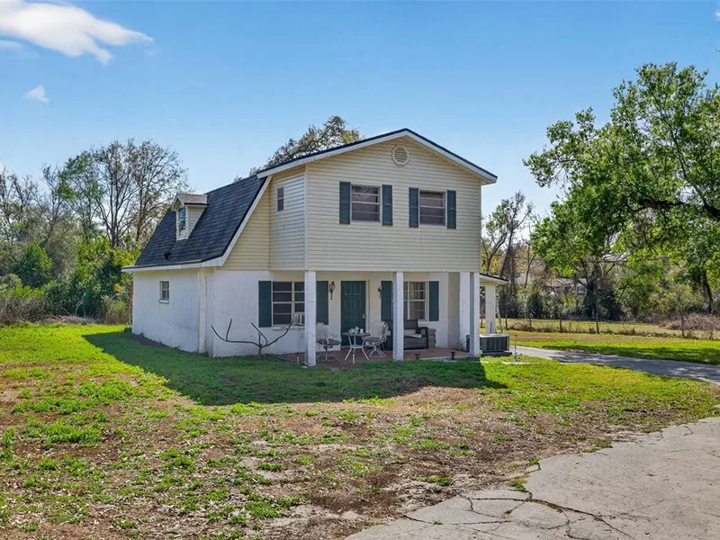 902 Two Houses Lane, Seffner, FL, 33584