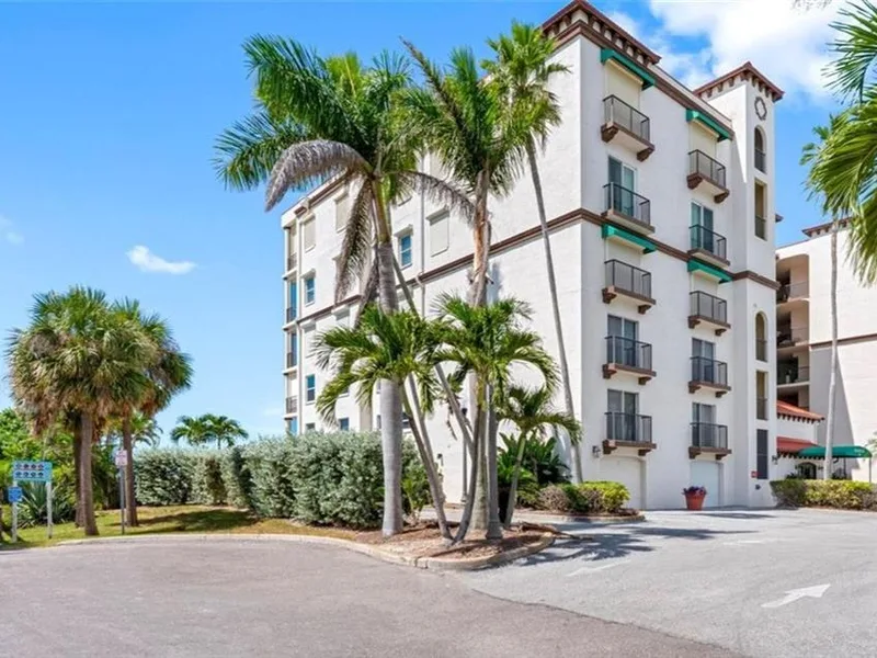 200 121st Avenue, Unit 304, Treasure Island, FL, 33706