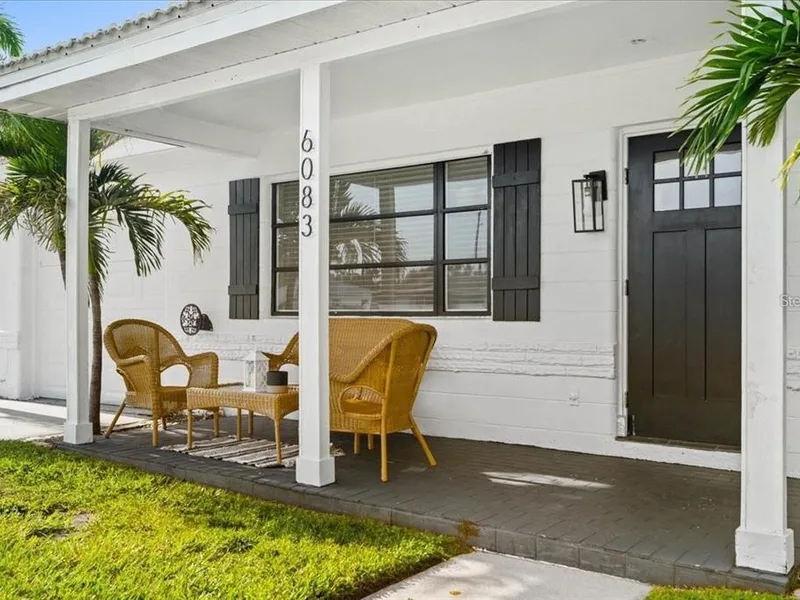 6083 50th Avenue N, Kenneth City, FL, 33709