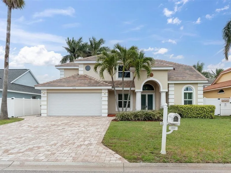 906 Landmark Circle S, Tierra Verde, FL, 33715