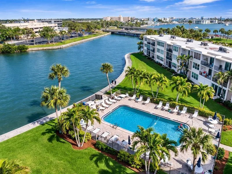 7405 Bay Island Drive S, Unit 121, South Pasadena, FL, 33707