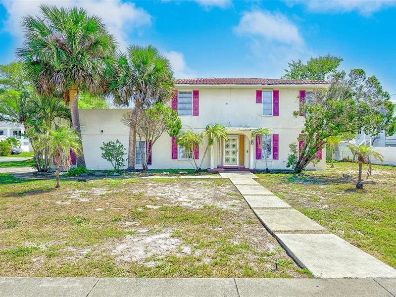 205 Gulf Boulevard, Belleair Beach, FL, 33786