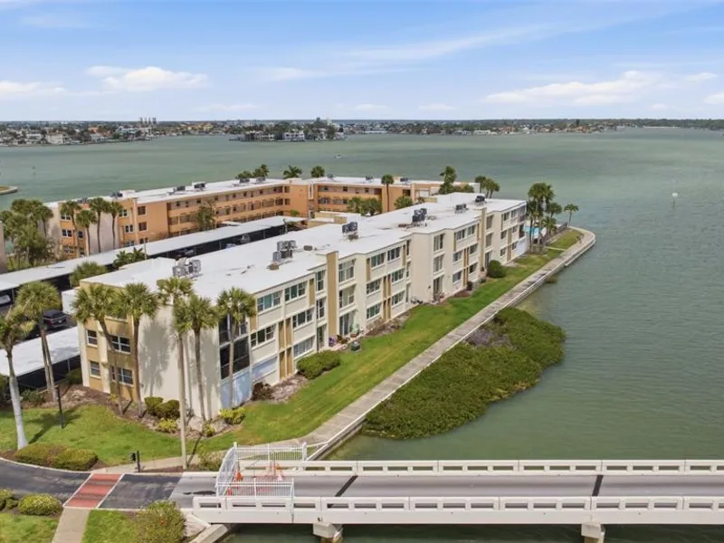 7465 Bay Island Drive S, Unit 112, South Pasadena, FL, 33707