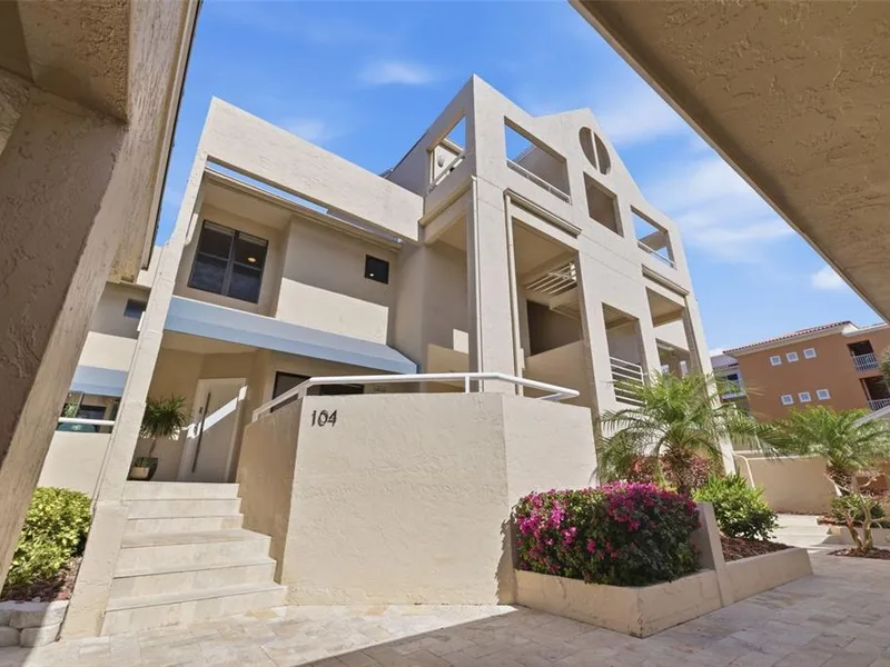 722 Pinellas Bayway S, Unit 104, Tierra Verde, FL, 33715