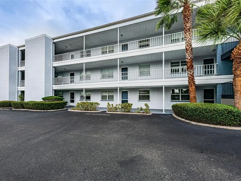 1859 Shore Drive S, Unit 107, South Pasadena, FL, 33707