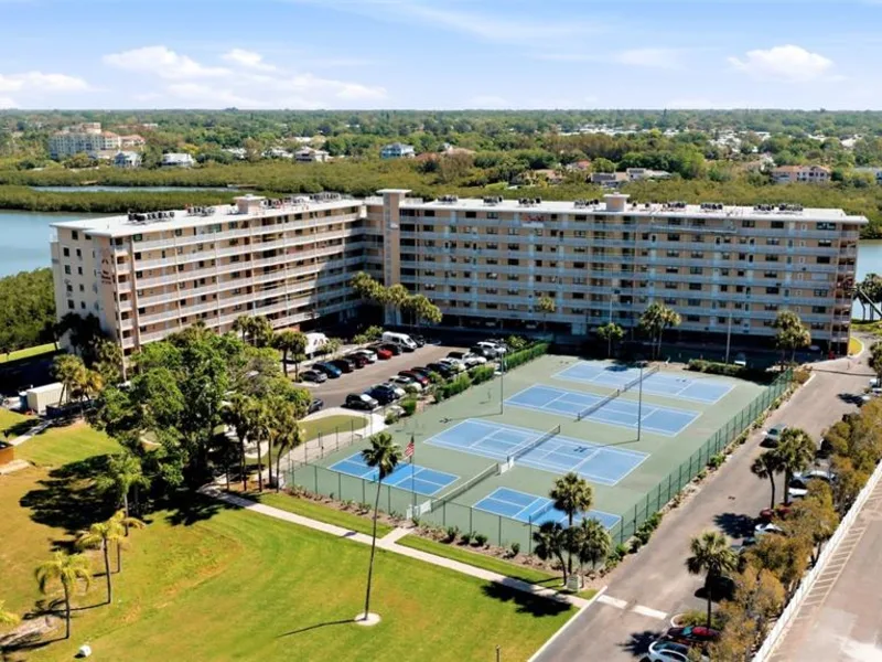 19451 Gulf Boulevard, Unit 203, Indian Shores, FL, 33785