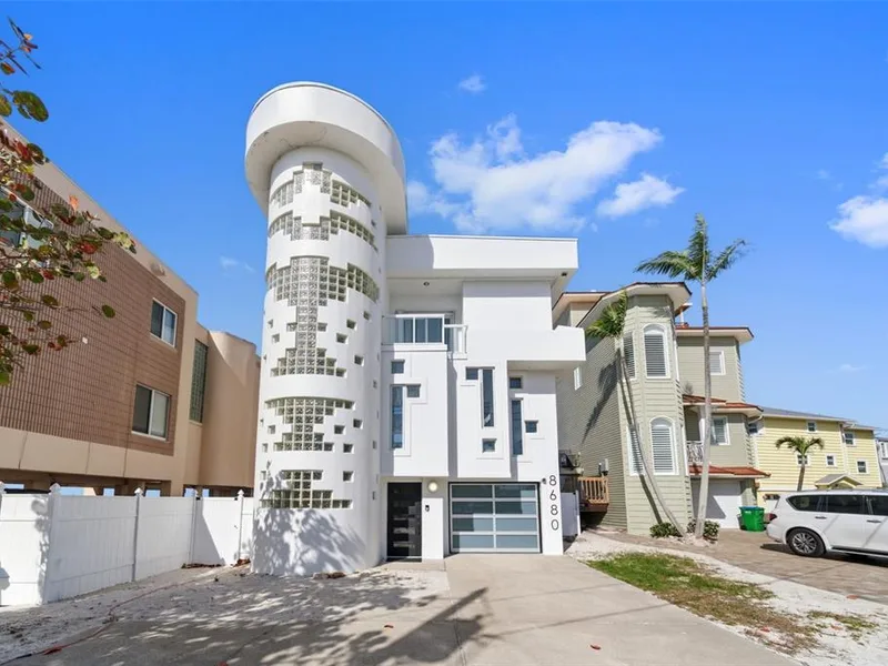 8680 W Gulf Boulevard, Treasure Island, FL, 33706