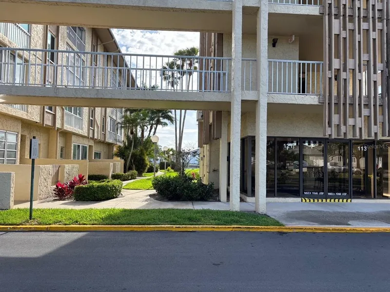 121 Island Way, Unit 331, Clearwater Beach, FL, 33767