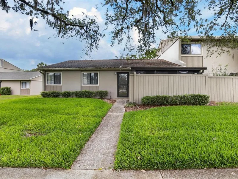7933 Pine Drive, Unit 37, Temple Terrace, FL, 33637