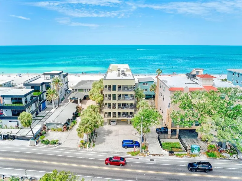 74 Gulf Boulevard, Unit 1b, Indian Rocks Beach, FL, 33785