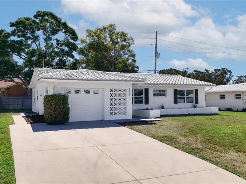 8977 140th Way, Seminole, FL, 33776