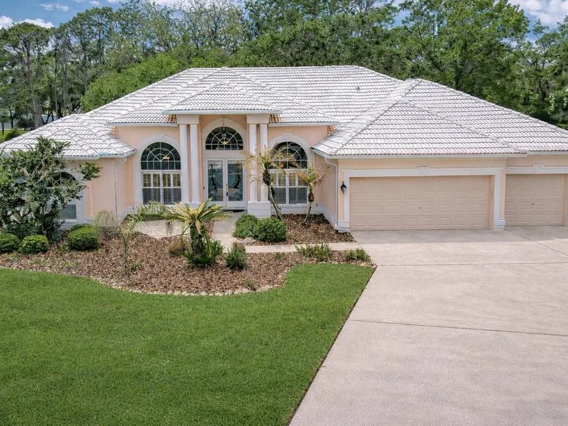 5201 Laurel Pointe Drive, Valrico, FL, 33594