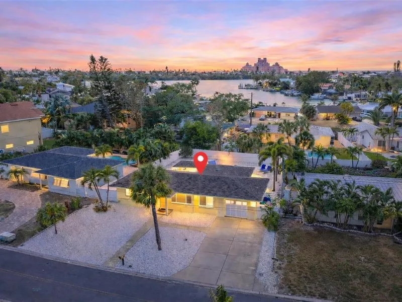 517 39th Avenue, St Pete Beach, FL, 33706