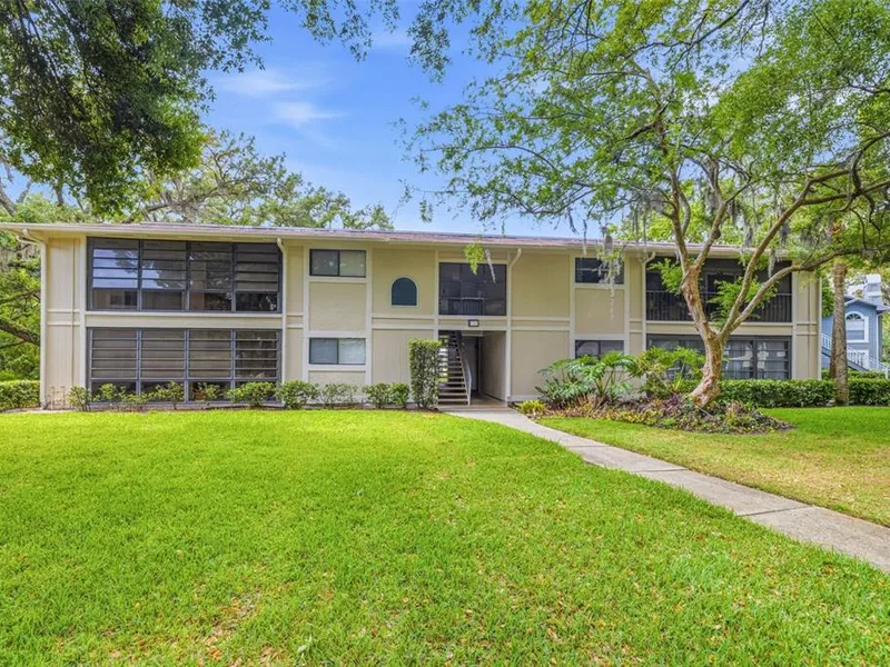 6015 Laketree Lane, Unit B, Temple Terrace, FL, 33617