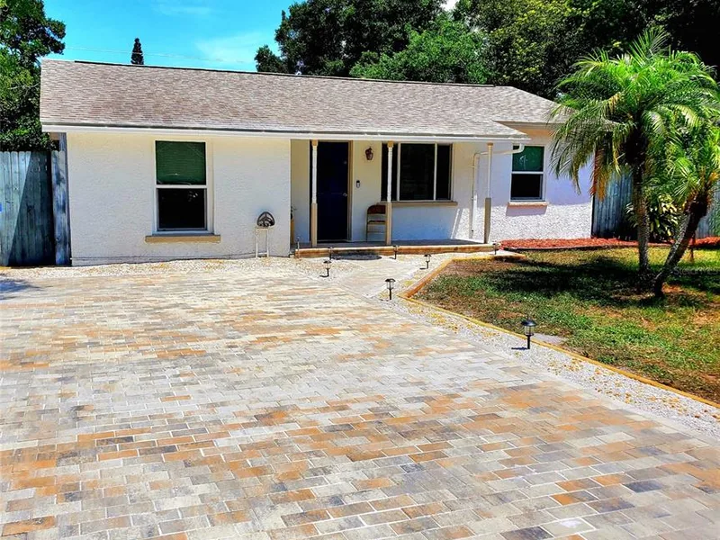 430 1st Avenue NE, Largo, FL, 33770
