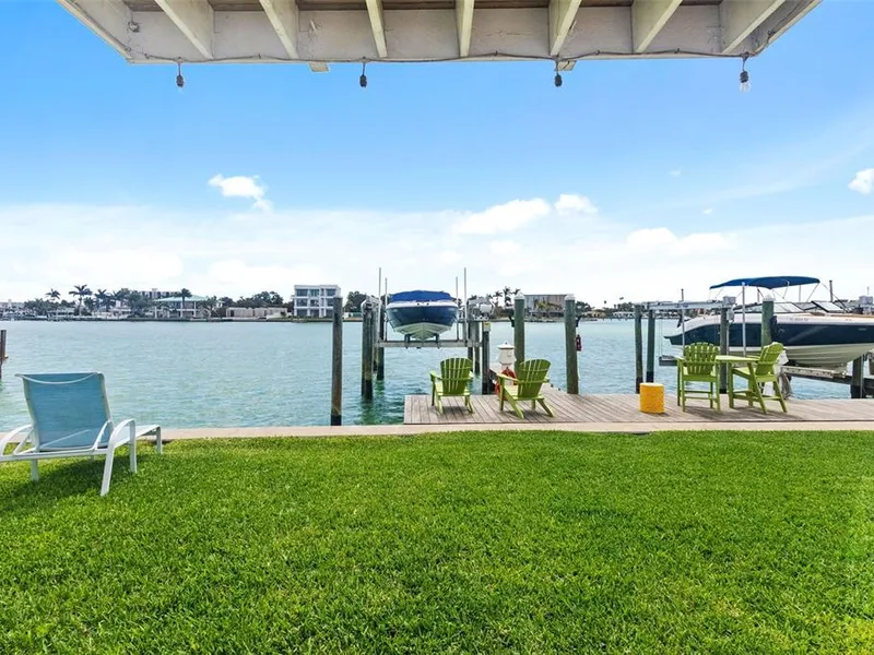 245 104th Avenue, Unit 5, Treasure Island, FL, 33706