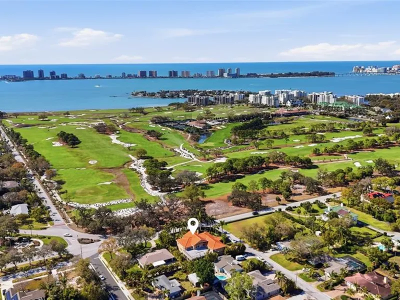 303 Sunny Lane, Belleair, FL, 33756